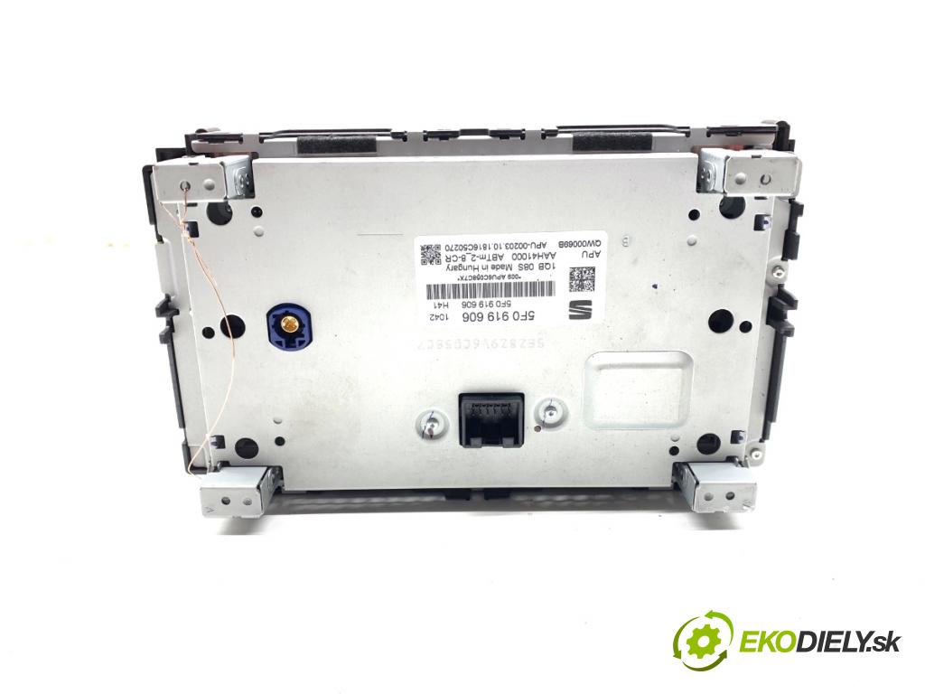 SEAT LEON III liftback 2018 96 kW 1.5 TSI 1495 RADIO Dislpej 5F0919606