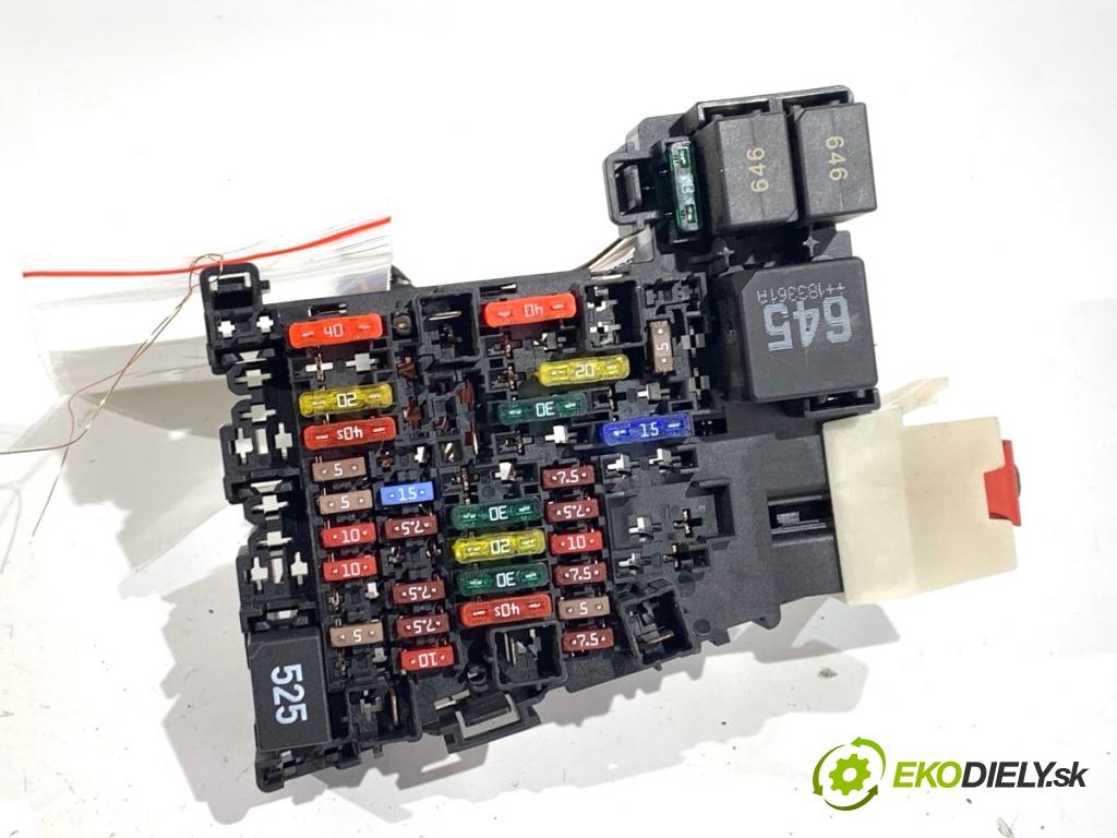 SEAT LEON III liftback 2018 96 kW 1.5 TSI 1495 Skrinka poistková 5Q0937615C (Poistková skrinka)