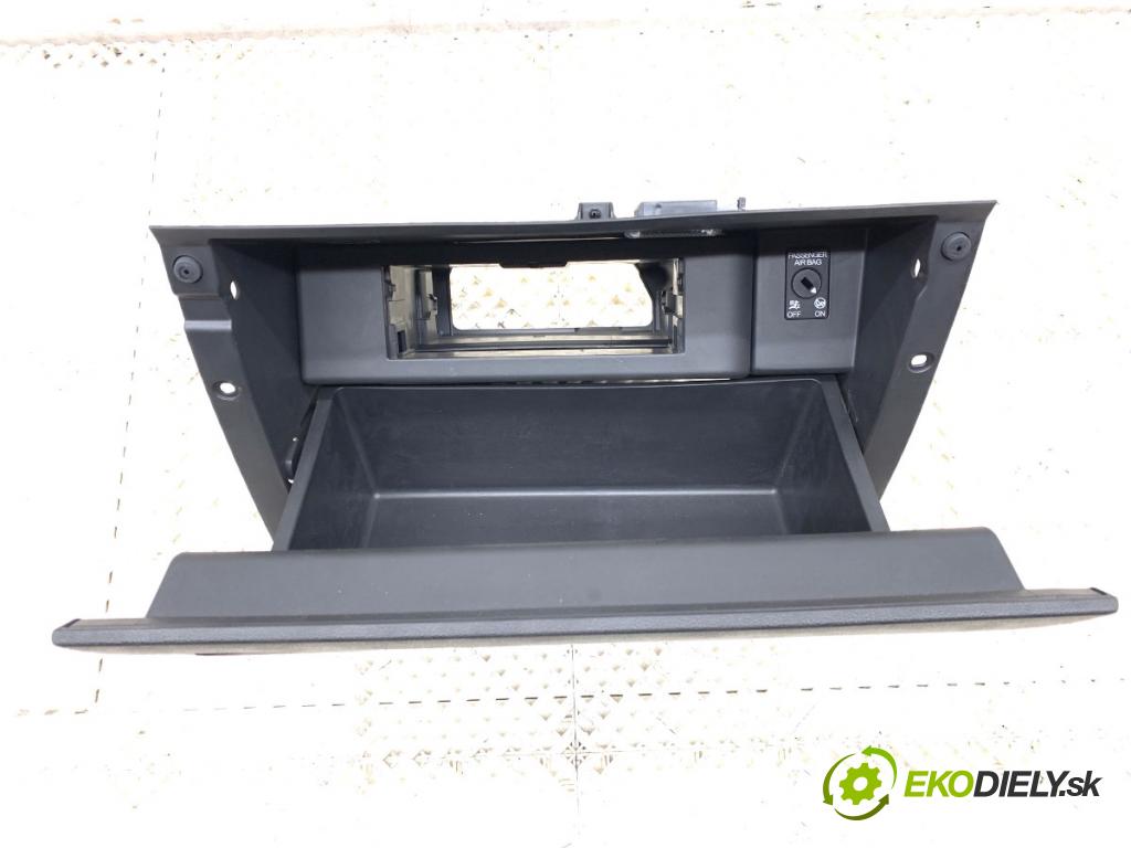 SEAT LEON III liftback 2018 96 kW 1.5 TSI 1495 přihrádka kastlík spolujezdce 5F1857095 (Přihrádka (kastlík))