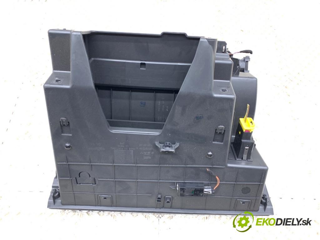 SEAT LEON III liftback 2018 96 kW 1.5 TSI 1495 přihrádka kastlík spolujezdce 5F1857095 (Přihrádka (kastlík))