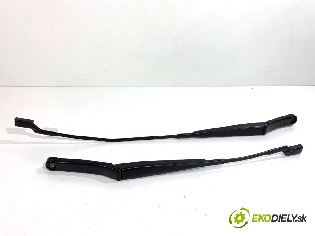 SEAT LEON III liftback 2018 96 kW 1.5 TSI 1495 Rameno stierače predný 5F1955409 5F1955410