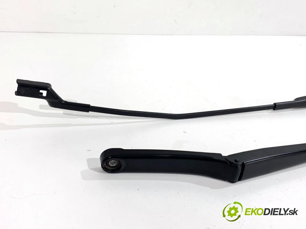SEAT LEON III liftback 2018 96 kW 1.5 TSI 1495 Rameno stierače predný 5F1955409 5F1955410