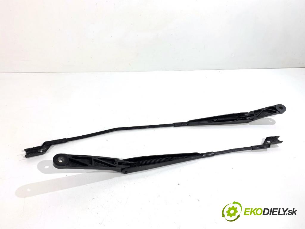 SEAT LEON III liftback 2018 96 kW 1.5 TSI 1495 Rameno stierače predný 5F1955409 5F1955410