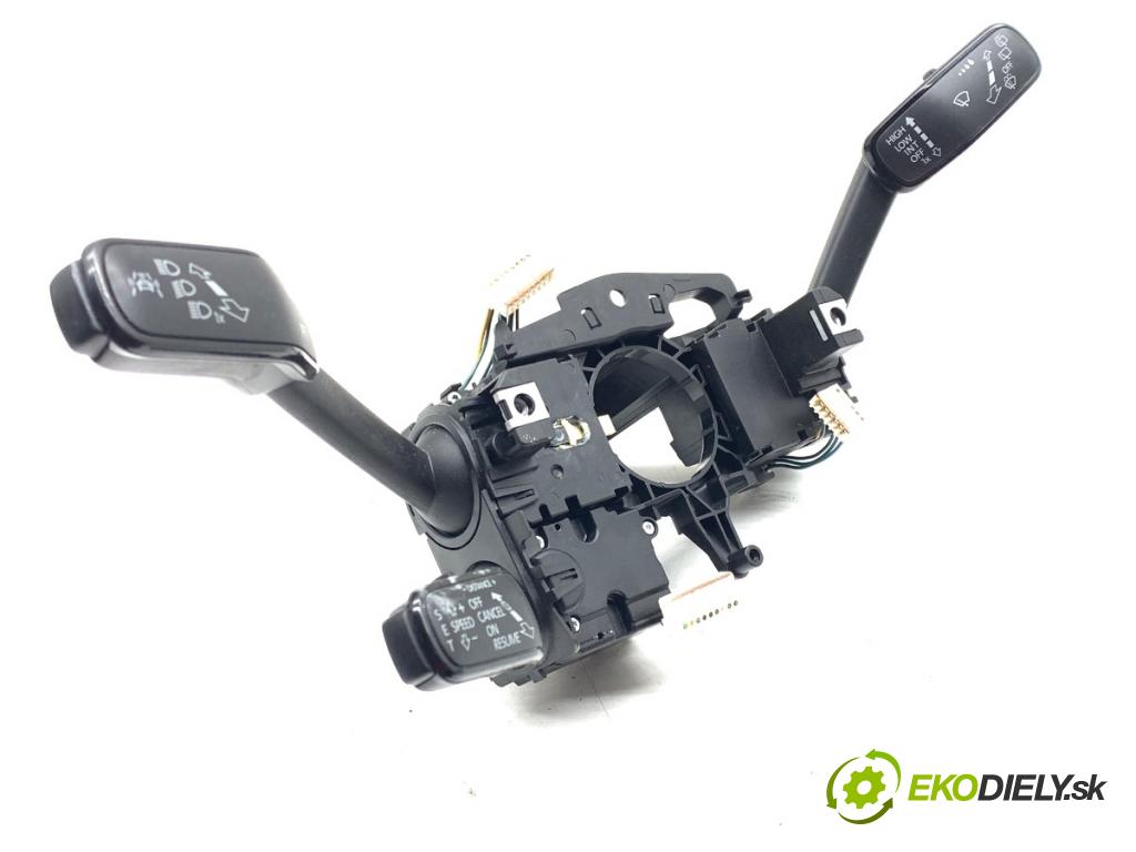 SEAT LEON III liftback 2018 96 kW 1.5 TSI 1495 Prepínač kombinovaný 5Q0953507JA (Prepínacie páčky pod volantom)