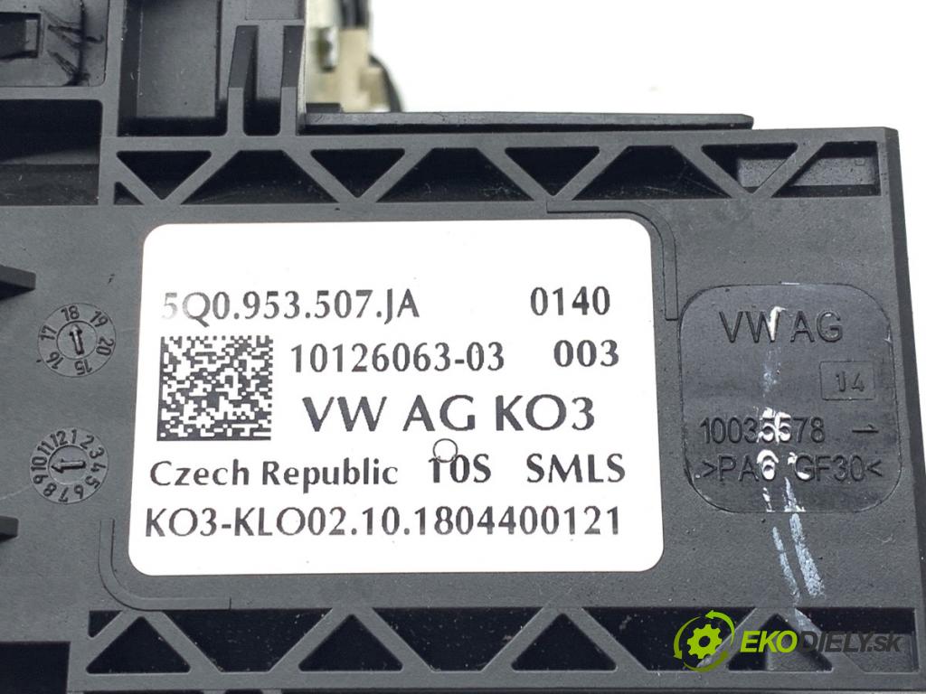 SEAT LEON III liftback 2018 96 kW 1.5 TSI 1495 Prepínač kombinovaný 5Q0953507JA (Prepínacie páčky pod volantom)