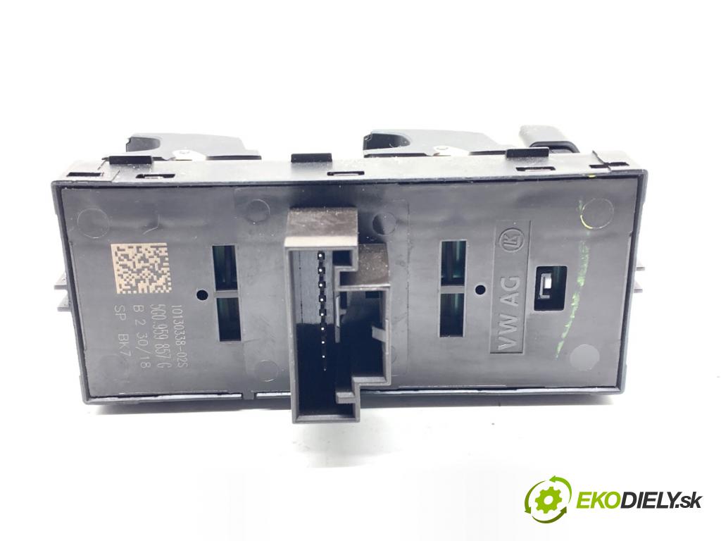 SEAT LEON III liftback 2018 96 kW 1.5 TSI 1495 Prepínač okien 5G0959857G (Prepínacie páčky pod volantom)