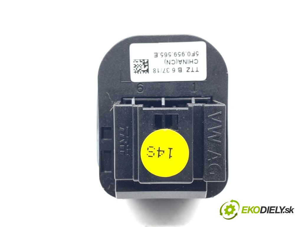 SEAT LEON III liftback 2018 96 kW 1.5 TSI 1495 přepínač nastavení zpětných zrcátek 5F0959565E (Páčky pod volantem)