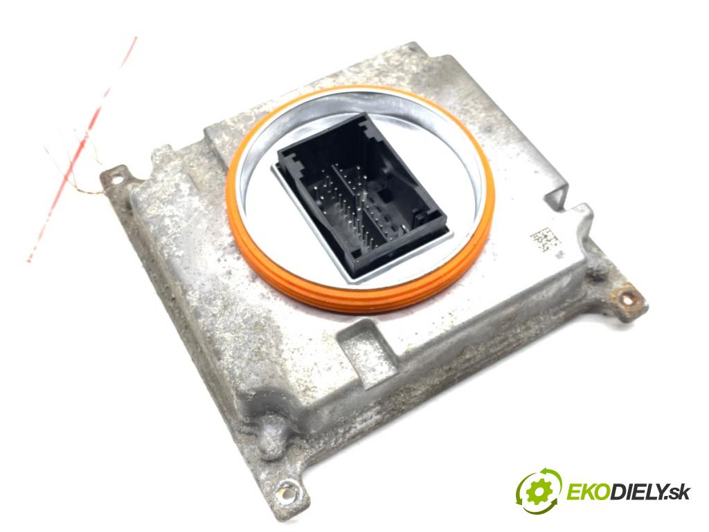 SEAT LEON III liftback 2018 96 kW 1.5 TSI 1495 Menič LED 7P5941591AD