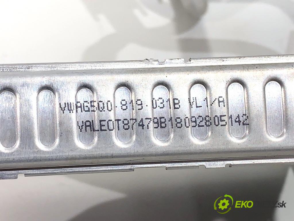 SEAT LEON III liftback 2018 96 kW 1.5 TSI 1495 topné těleso radiátor topení 5Q0819031B (Radiátor topení)