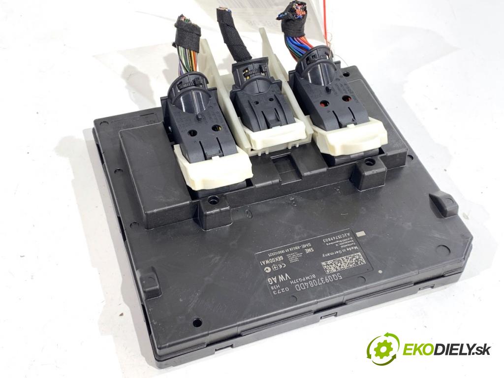 SEAT LEON III liftback 2018 96 kW 1.5 TSI 1495 Modul komfortu 5Q0937084DD (Modul komfortu)