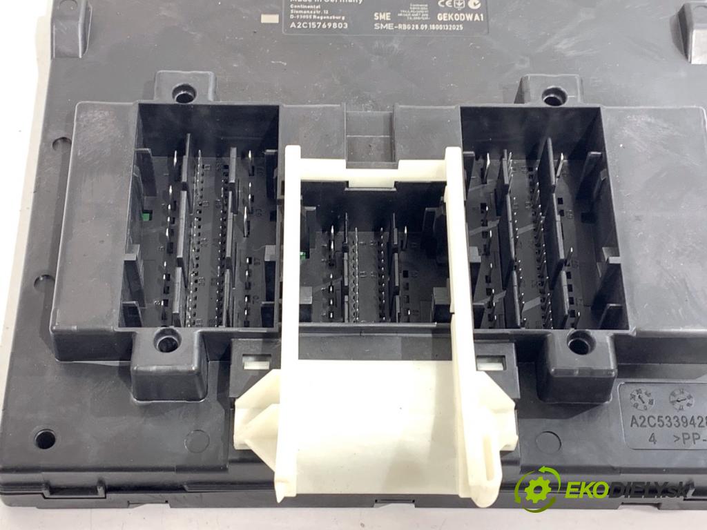 SEAT LEON III liftback 2018 96 kW 1.5 TSI 1495 Modul komfortu 5Q0937084DD (Modul komfortu)