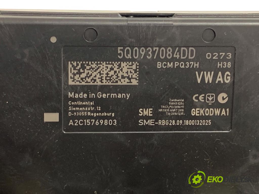 SEAT LEON III liftback 2018 96 kW 1.5 TSI 1495 Modul komfortu 5Q0937084DD (Modul komfortu)