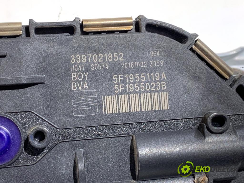 SEAT LEON III liftback 2018 96 kW 1.5 TSI 1495 Mechanizmus stieračov predný 5F1955119A (Motorček stieračov predný)