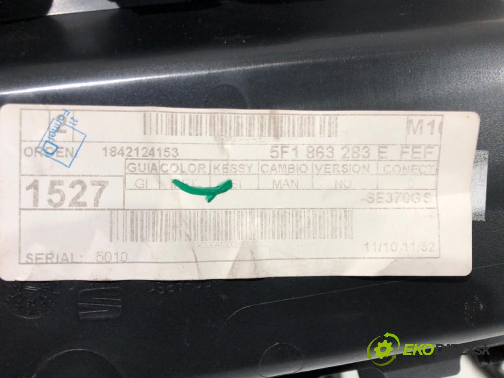 SEAT LEON III liftback 2018 96 kW 1.5 TSI 1495 lišty kryt 5F1863283E 5F0858060H (Lišta)