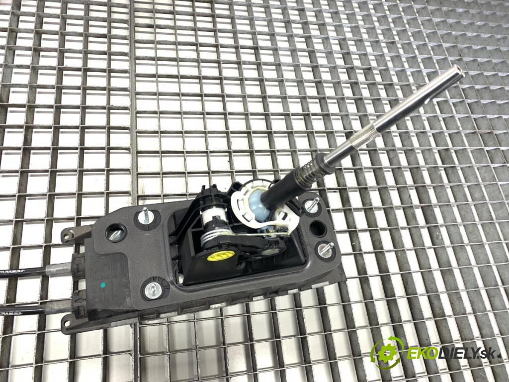 SEAT LEON III liftback 2018 96 kW 1.5 TSI 1495 Kulisa 5Q0711049AN (Rýchlostná páka (kulisa))