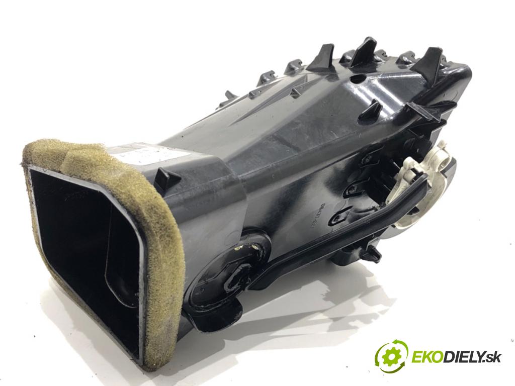 SEAT LEON III liftback 2018 96 kW 1.5 TSI 1495 kratký kúrenia predný 5F1820951 5F1820901D