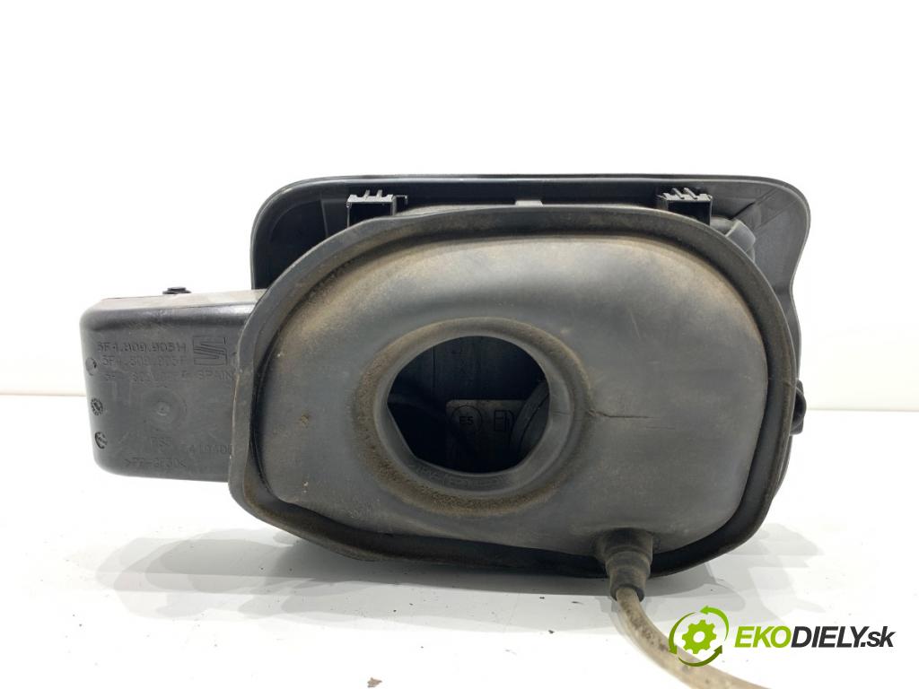 SEAT LEON III liftback 2018 96 kW 1.5 TSI 1495 dvířka nádrže paliva 5F4809905F (Klika dveří ostatní)