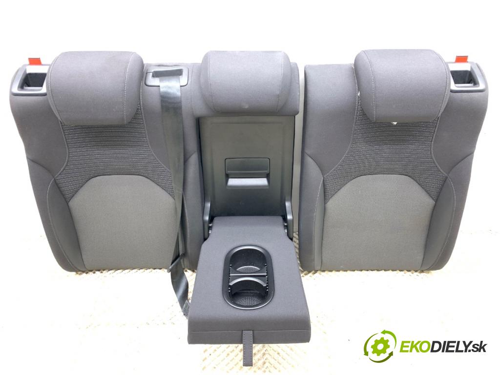 SEAT LEON III liftback 2018 96 kW 1.5 TSI 1495 Sedadlo druhý rad