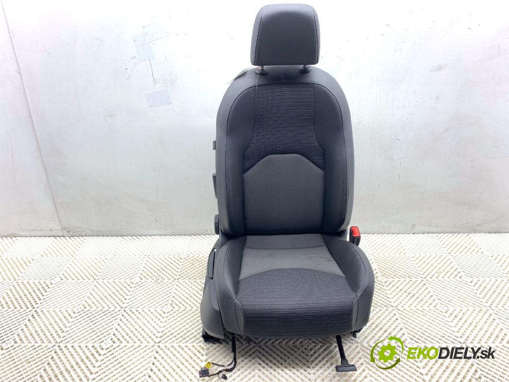 SEAT LEON III liftback 2018 96 kW 1.5 TSI 1495 Sedadlo pravy predný 