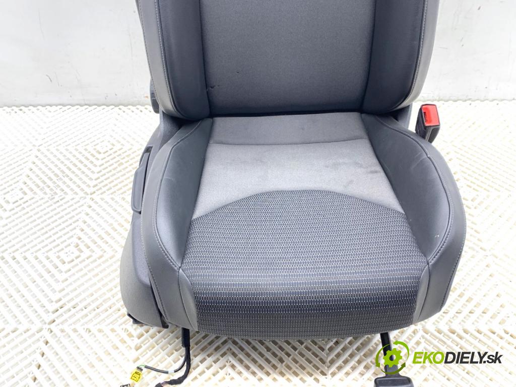 SEAT LEON III liftback 2018 96 kW 1.5 TSI 1495 Sedadlo pravy predný