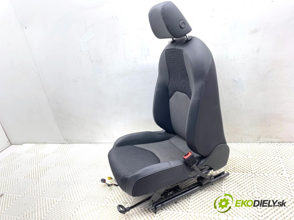 SEAT LEON III liftback 2018 96 kW 1.5 TSI 1495 Sedadlo pravy predný