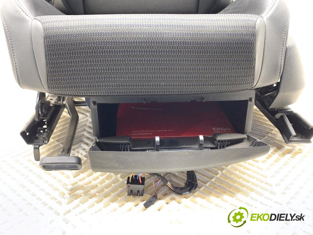 SEAT LEON III liftback 2018 96 kW 1.5 TSI 1495 Sedadlo ľavy predný