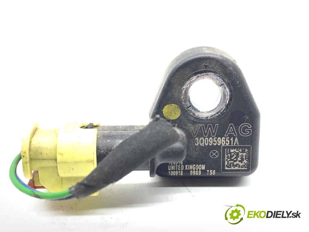 SEAT LEON III liftback 2018 96 kW 1.5 TSI 1495 Snímač nárazu 3Q0959651A (Snímač nárazu)