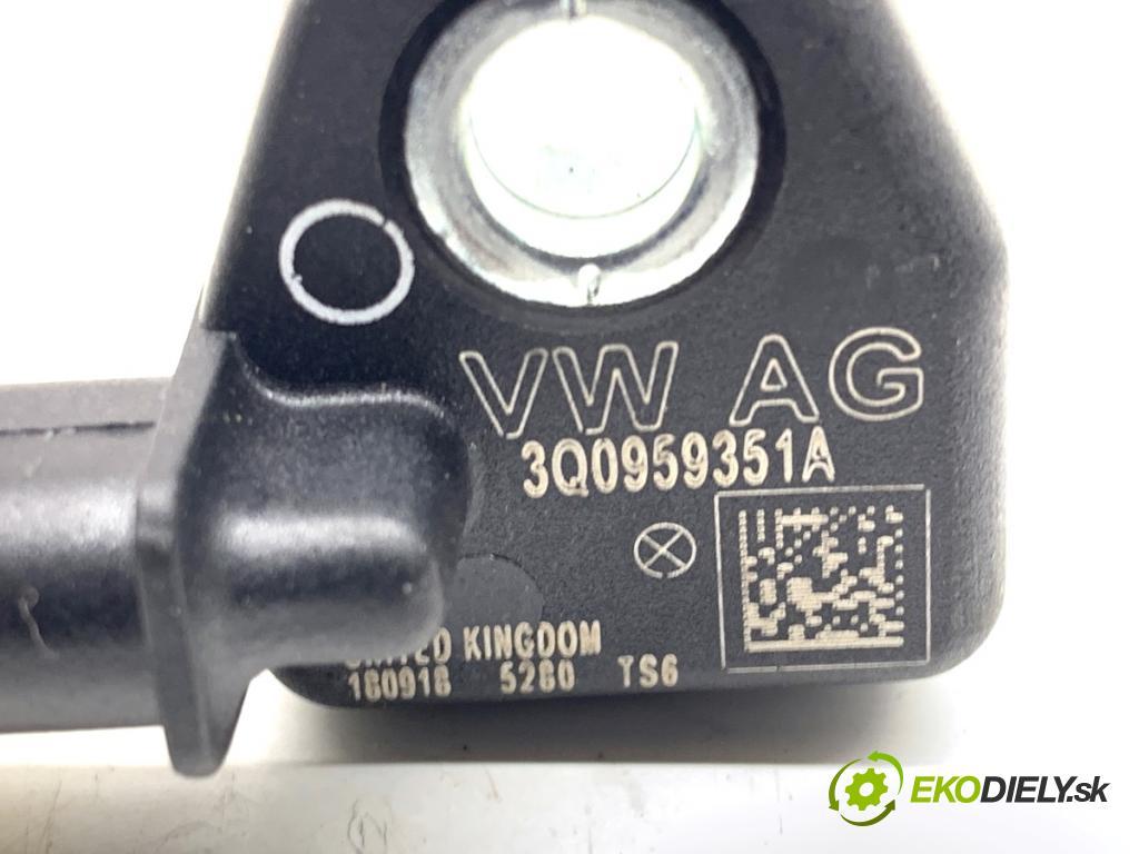 SEAT LEON III liftback 2018 96 kW 1.5 TSI 1495 Snímač nárazu 3Q0959651A (Snímač nárazu)