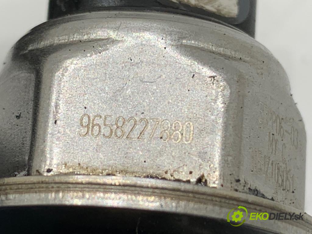 VOLVO V50 Kombi 2004 100 kW 2.0 D 1998 Snímač tlaku paliva 9658227880 (Snímač)