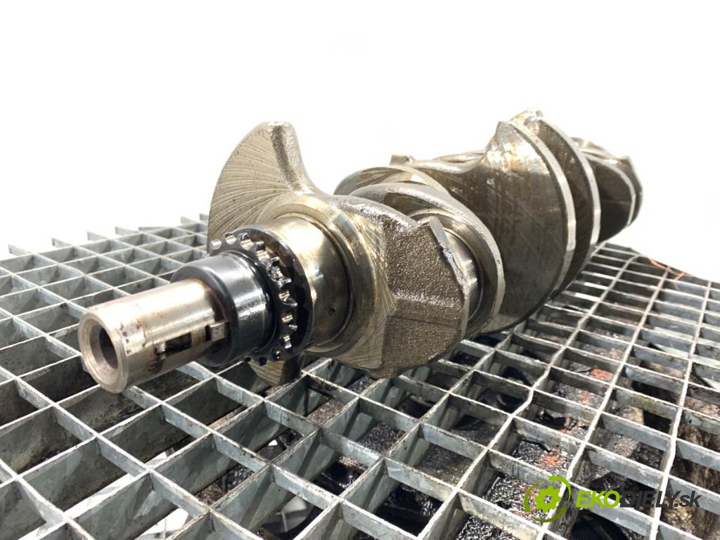 VOLVO V50 Kombi 2004 100 kW 2.0 D 1998 Kardaň, hriadeľ KLIKA: D4204T (Blok motora ostatné)