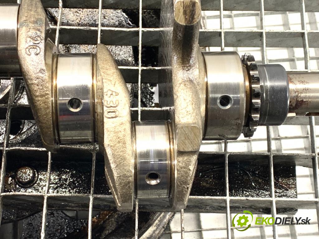 VOLVO V50 Kombi 2004 100 kW 2.0 D 1998 Kardaň, hriadeľ KLIKA: D4204T (Blok motora ostatné)