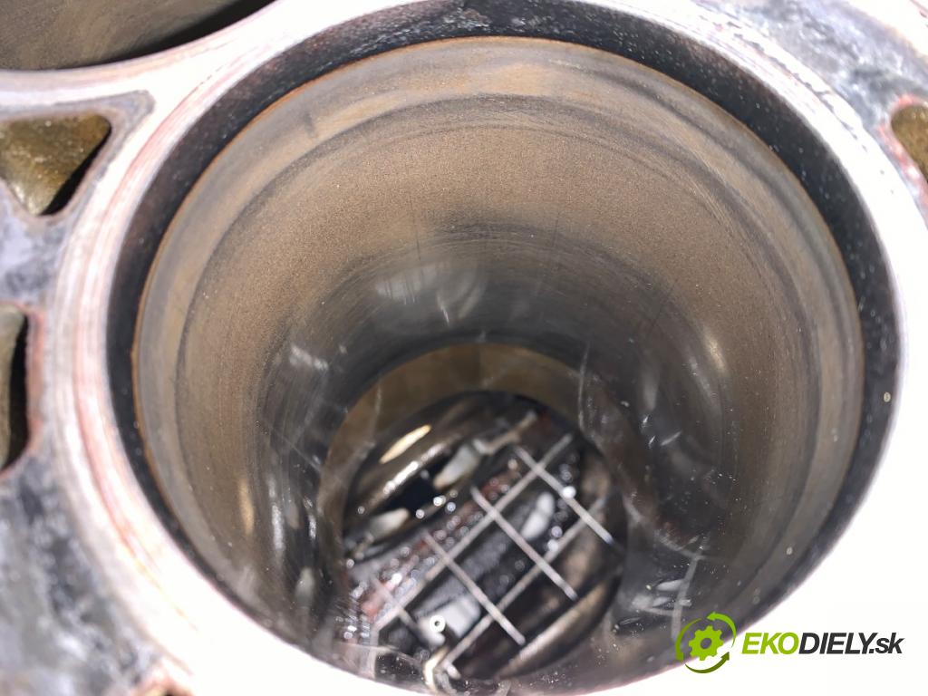 VOLVO V50 Kombi 2004 100 kW 2.0 D 1998 blok Motor (Blok motora)