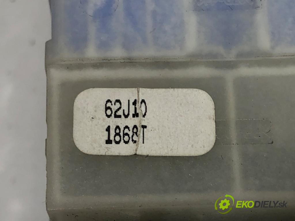 SUZUKI SWIFT III liftback 2009 75 kW 1.5 (RS 415) 1490 Prepínač okien 62J101868T (Prepínacie páčky pod volantom)