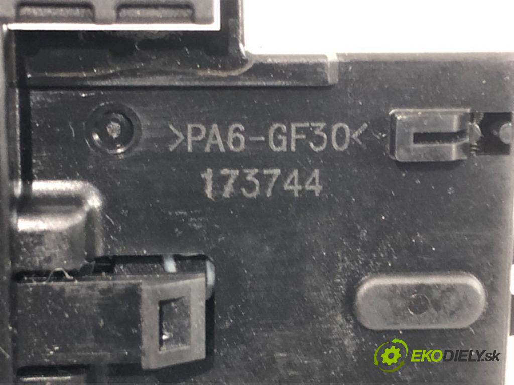 SUZUKI SWIFT III liftback 2009 75 kW 1.5 (RS 415) 1490 Prepínač smeroviek 173744 (Prepínacie páčky pod volantom)