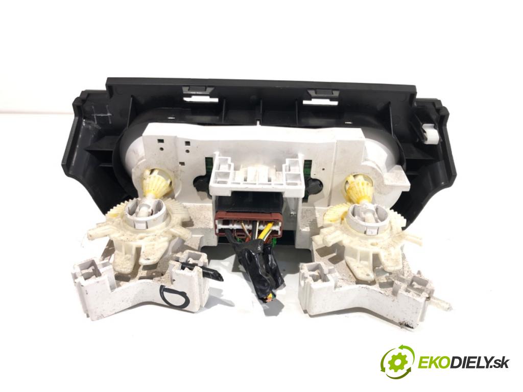 SUZUKI SWIFT III liftback 2009 75 kW 1.5 (RS 415) 1490 Panel ovládania kúrenia  (Prepínacie páčky pod volantom)