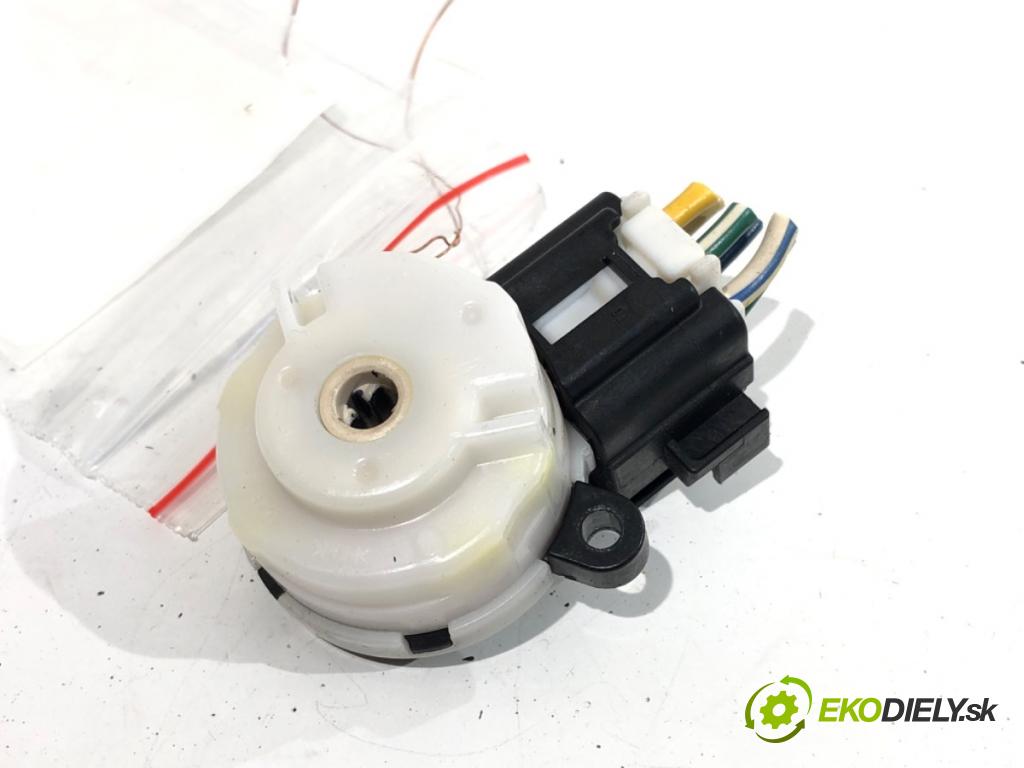 SUZUKI SWIFT III liftback 2009 75 kW 1.5 (RS 415) 1490 Kocka, vložka spínacej skrinky  (Spínacia skrinka)