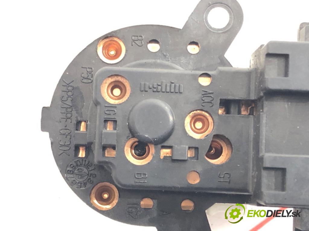 SUZUKI SWIFT III liftback 2009 75 kW 1.5 (RS 415) 1490 Kocka, vložka spínacej skrinky  (Spínacia skrinka)