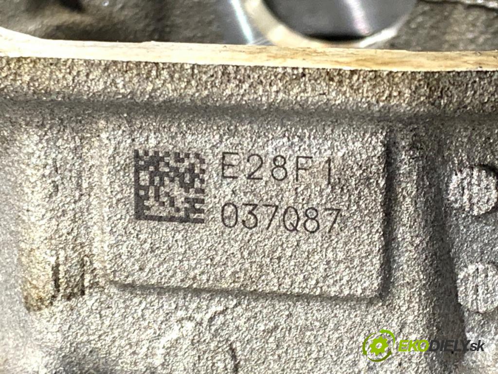 MAZDA 6 GJ sedan 2015 141 kW 2.5 (GJ5FP) 2488 Hlava valcov PY01MC (Hlava valcov)