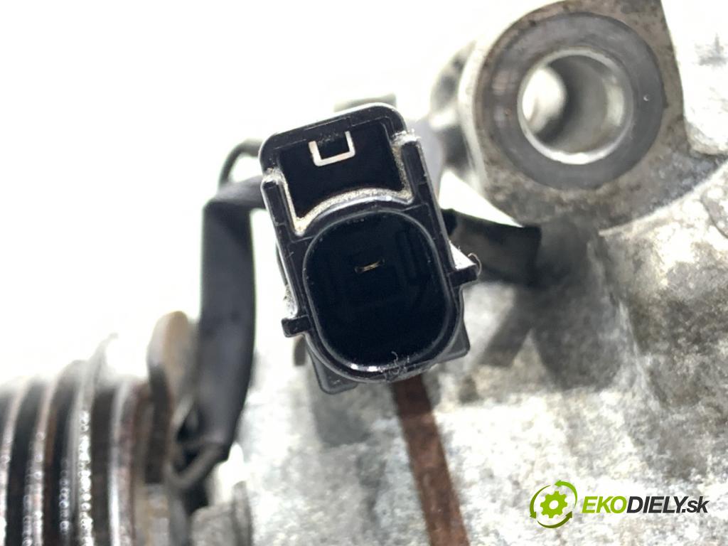 MAZDA 6 GJ sedan 2015 141 kW 2.5 (GJ5FP) 2488 Kompresor klimatizácie F500-RNBAA-08 (Kompresor klimatizácie)