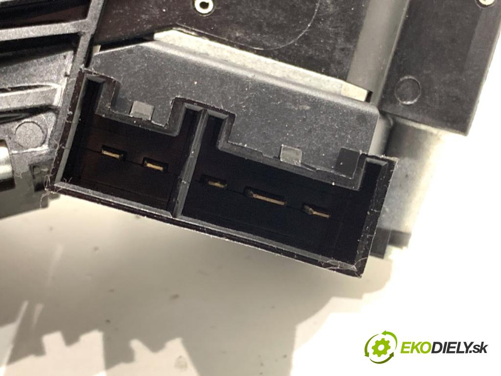 FIAT TIPO Kombi 2017 88 kW 1.4 (356WXF1B) 1368 spinačka 00519773450 (Spínacia skrinka)