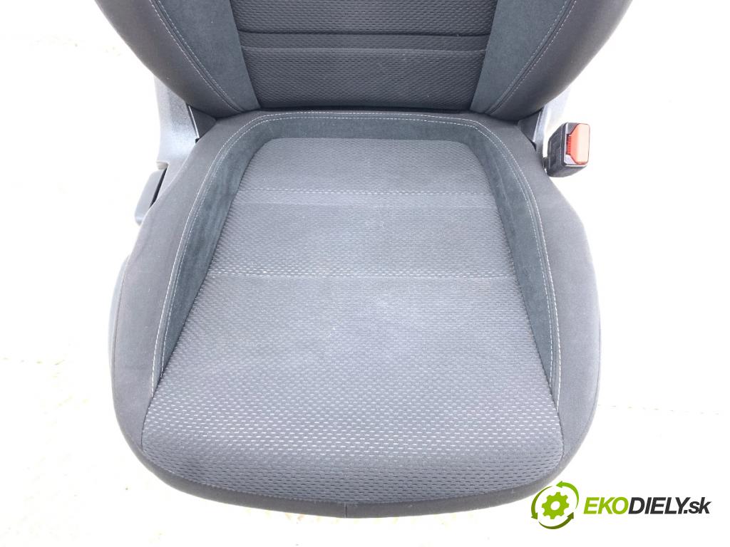 FIAT TIPO Kombi 2017 88 kW 1.4 (356WXF1B) 1368 Sedadlo pravy predný