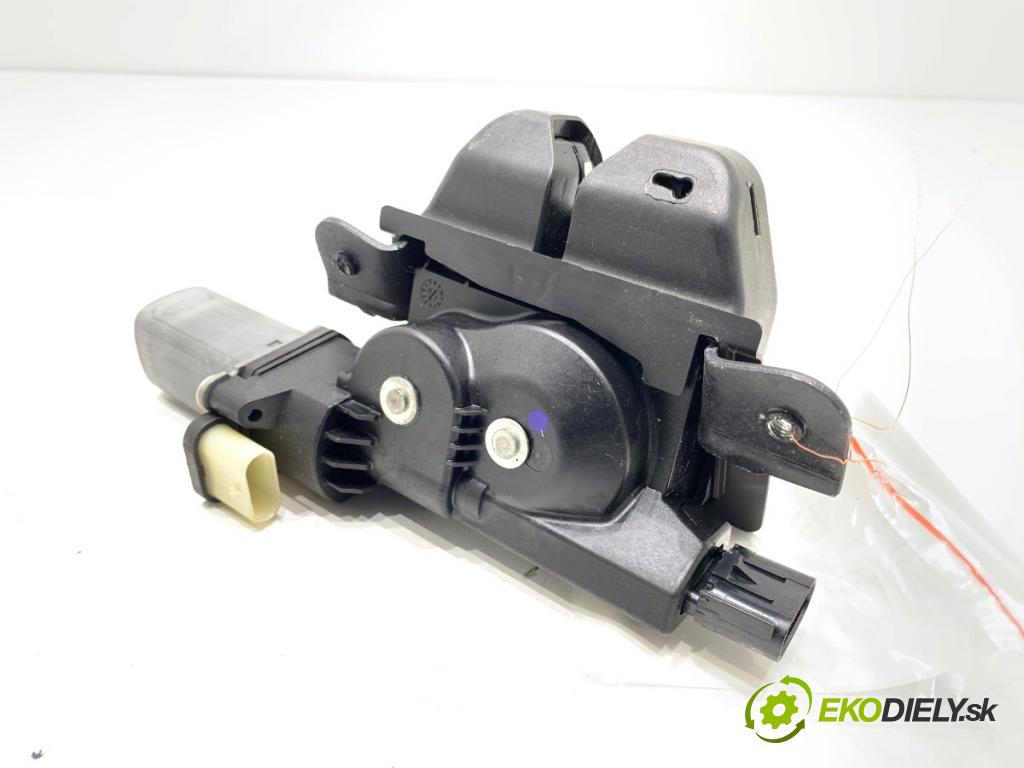 JEEP COMPASS MP SUV 2019 103 kW 1.4 MultiAir 1368 zámok dverí zad 68247939AC