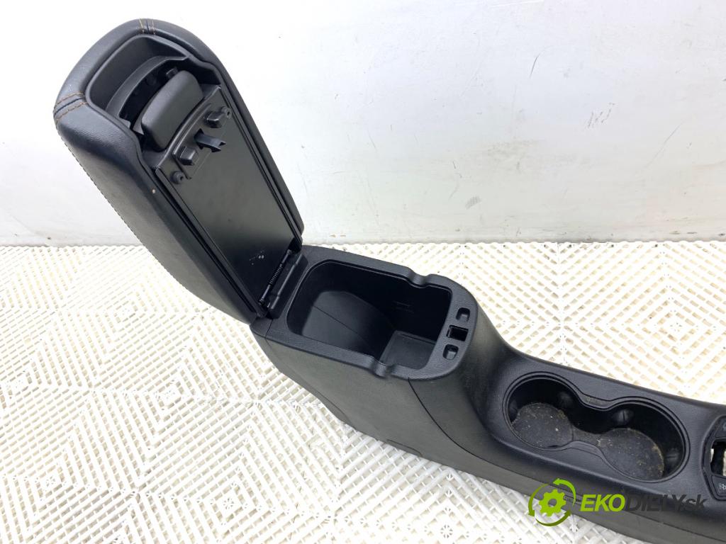 JEEP COMPASS MP SUV 2019 103 kW 1.4 MultiAir 1368 Tunel středový  (Středový tunel)