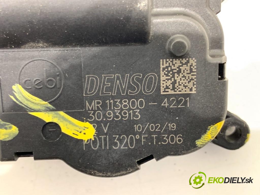 JEEP COMPASS MP SUV 2019 103 kW 1.4 MultiAir 1368 motor topení MR113800-4221
