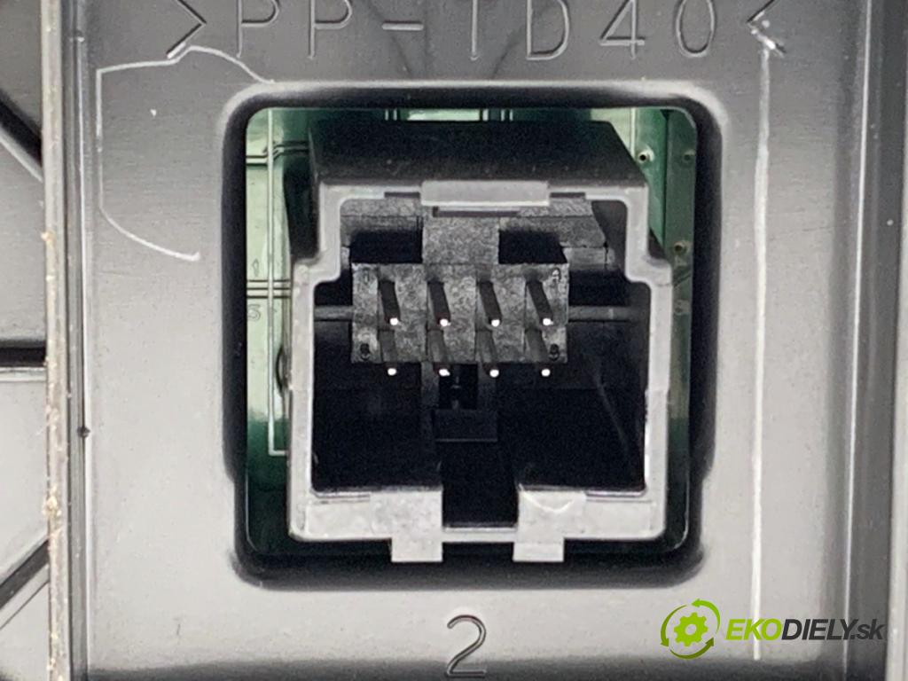 JEEP COMPASS MP SUV 2019 103 kW 1.4 MultiAir 1368 Panel ovládania kúrenia P6TM21DX9AB (Prepínacie páčky pod volantom)