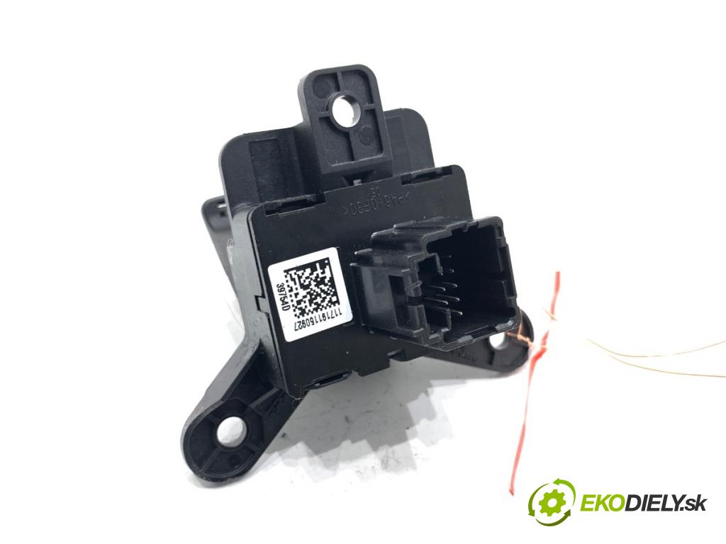 JEEP COMPASS MP SUV 2019 103 kW 1.4 MultiAir 1368 Spínač brzdy ručnej brzdy  (Prepínacie páčky pod volantom)