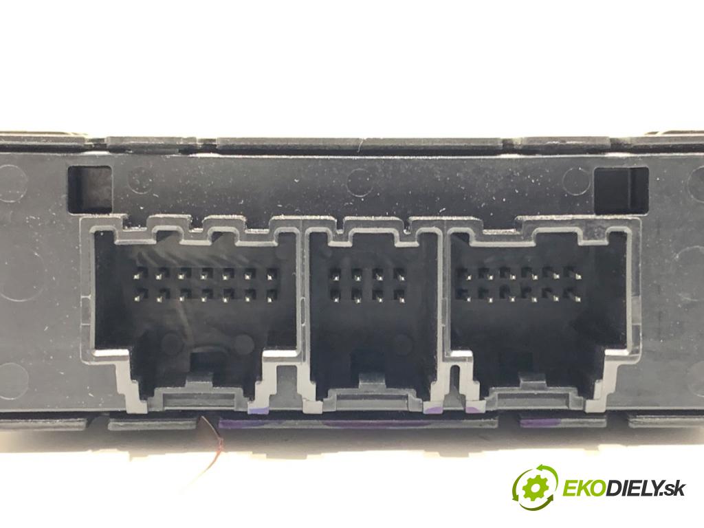 JEEP COMPASS MP SUV 2019 103 kW 1.4 MultiAir 1368 Modul PDC 68403130AA (Riadiaca jednotka ostatné)