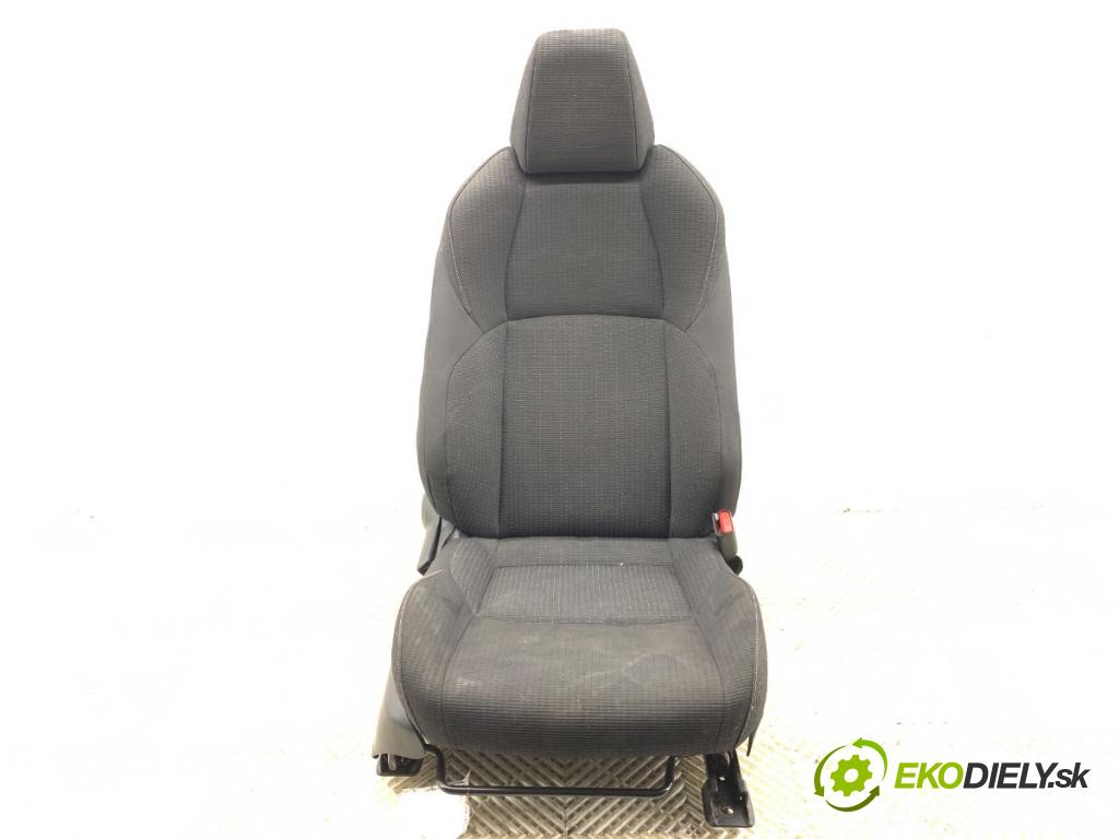 TOYOTA C-HR SUV 2016 85 kW 1.2 (NGX10_) 1197 Sedadlo pravy predný 