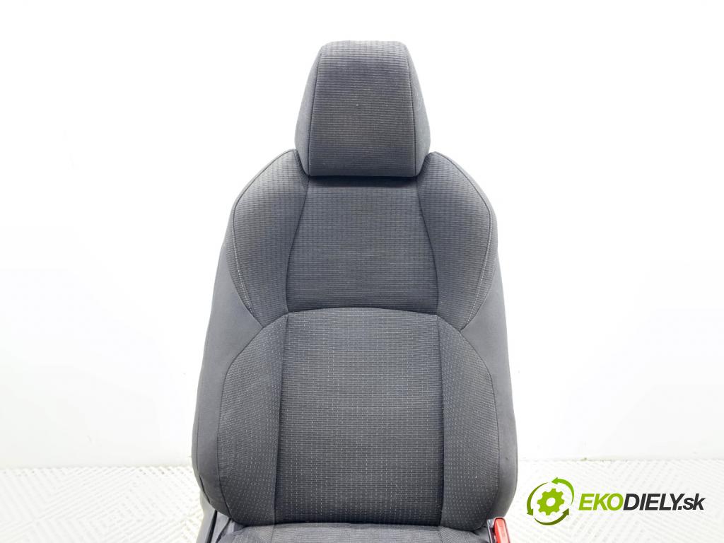 TOYOTA C-HR SUV 2016 85 kW 1.2 (NGX10_) 1197 Sedadlo pravy predný