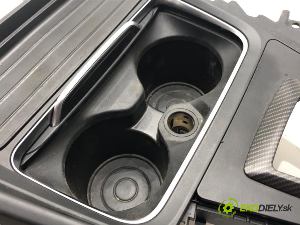 BMW F30 sedan 2016 180 kW 328 i xDrive 1997 držák na nápoje 3689846 (Držák nápojů)